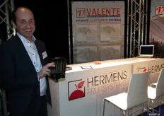 Ernest Hermens van Hermens Valente poseert met de nieuwe kap