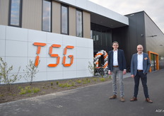 Jan Willem Pieper en Stien Lokerse. De entree in feestelijke entourage.