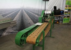 Een van de eerste machines van het bedrijf, een wasser van vijftig jaar oud.