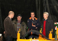 De stand van Coenders met daarin Ruud Theelen en de tuindersfamilie Keijzers,