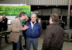 Maurice Deben van BeJo Zaden in druk gesprek met belangstellenden