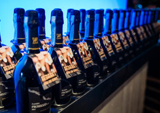 Een fles processo als bedankje voor iedere bezoeker staan ook al klaar