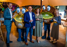 Managementteam Marc Ehlert, Remko Bergevoet, Marjon van Aarle, Petra Oomens met de kiwi-brothers
