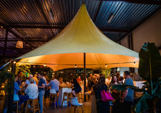 In het horecagedeelte konden deelnemers elkaar ontmoeten en Marjon feliciteren met het 55 jarig jubileum van het familiebedrijf