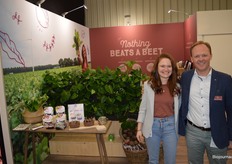 Greta Schrenk en Rinze Anne van der Sluis stonden op de BIOFACH om het verhaal achter Love Beets te vertellen. Rinze Anne: "Beetz is teler, verwerker en inspirator in één. We worden nu ook lokaal in Duitsland actief, gaan Duitse teelt van rode biet opzetten." Greta wil dat rode biet een belangrijk onderdeel gaat worden van ons voedingspatroon.