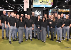 Team EarthFresh Foods in bijpassende outfits om hun nieuwe Butter Potato programma te promoten.