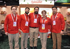 Daniel Flores, Jose Diaz, Daniel Ibarra, Cindy Schwing, Alfredo Algandar met Splendid van Porvenir.