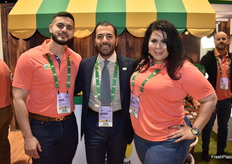 Miguel Michelen, Anthony Serafino en Norma McClain, EXP. Groep.