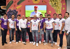 Divine Flavor koos ervoor om bijpassende voetbalshirts te dragen voor het evenement.