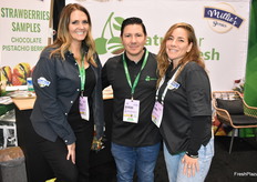 Shelley Lopez, Alfredo Ruiz en Anabel R. met Naturalar Fresh.