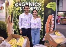 Manuel Emilio Velazquez de Leon en Daniella Velazquez de Leon, Organics Unlimited.