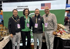 Eric Kraus, Katie Nemeth, Jason Minici en Doug Urbach van Christopher Ranch.