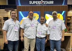 Super Starr International: Alan Contreras, Lance Peterson, Cesar Ramirez Guerra en Mert Gumus.
