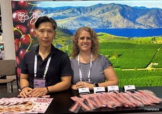 Keith Hu en Sherry Bernier van Northwest Cherries.