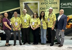 April Aymami, Terry Splane, Zachary Benedict, Lori Small, Ayla Hijazi, David Anderson en Ken Melban van de California Avocado Commission.