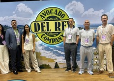 Del Rey Avocado Co.'s Sandra Huerta, Gerardo Huerta, Victoria Cao, Justin Warren en Joseph Jauregui.