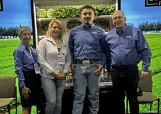 Het team van Muzzi Family Farms.