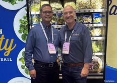 Sal Tolentino en Gary Burk van Gold Coast Packing, Inc.