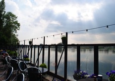 Locatie De Waal en Oron had mooi weer meegenomen uit Israel