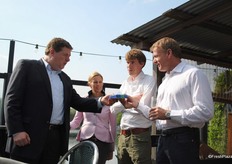 Robert Zerres overhandigd de sleutel van Bremen aan Oron