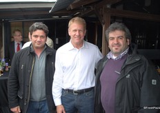 Oron met de gebroeders Goleli van Caspian Nuts