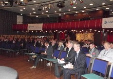 In afwachting van de eerste spreker