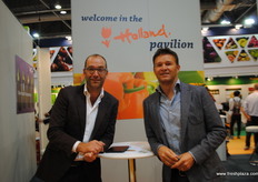 Desmond Jas en Ben Groenewegen van Purple Pride als bezoeker op de beurs.