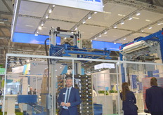 Johannes Alois Wieder van Mosca. In de spotlights stond het nieuwe, gerobotiseerde pallettiseersysteem.