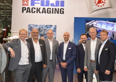 Het team van Fuji met Frank Kwantes (2e v.l.): Het bedrijf test momenteel een nieuwe verpakking voor champignons in de Britse retail. 