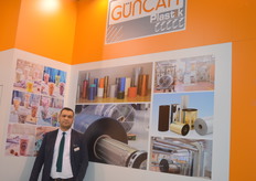 Meneer Topdemir vertegenwoordigt Tüncan, een Turkse leverancier van kunststof en folie voor de verpakkingsindustrie. 