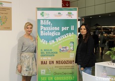 Blife Srl: importeur, exporteur, verpakker en distributeur van verse groenten en fruit, gedroogd fruit en biologische grondstoffen. Op de foto Patrizia en Valentina Benedetti (CEO en salesmanager).