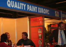 Rechts Arno Duijndam bij Quality Paint Europe.
