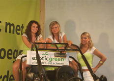 Mooie dames in de stand van Exotic Green.