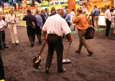 Gehandicapten maakten de vloer schoon