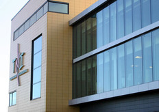 De nieuwbouw van Greenpack en Terra Natura International (TNI) is erg indrukwekkend en bovendien een technisch hoogstandje geworden. Het pand is met zijn 97 docks en een totale oppervlakte van 6,2 hectare niet alleen indrukwekkend qua omvang, maar ook over de hele inrichting van het pand is erg goed nagedacht. Er kan op de meest efficiënte wijze worden gewerkt.