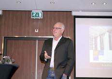 Oud-voetballer en analist Reneé van der Gijp sprak tijdens de AGF Kennis(sen)dag namelijk met passie over het leven en vele andere zaken en kreeg de meeste aanwezigen menigmaal aan het lachen.