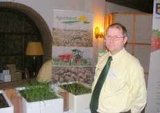 Jan Verbeek van Agerland vind de aardbeiensector een interessante uitdaging