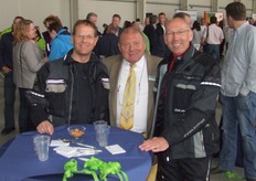 Normaal zijn deze 'captains of industry' met z'n vieren. Nu was Harry Duijnisveld van De Ruiter Seeds door ziekte afwezig. Vlnr. Kees de Jong (Rijk Zwaan), Stef van Driel (Grow Group) en Herman van der Breggen (Plantenkwekerij Leo Ammerlaan)