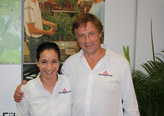 Karima El Mounsif en Peter van Koppen, de directeur van Van Koppen & Van Eijk