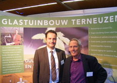 Frans de Bruijne en Jacob Limbeek vertegenwoordigen de stand van Glastuinbouw Terneuzen. Warmco heeft dit jaar voor het eerst kunnen leveren. Dat is zonder problemen gegaan.