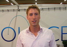 "Ries Neuteboom van UV Source: "De kracht van UV licht ter bestrijding van schimmels zit 'm niet in de dosering maar in de herhaling. Door de lampen op de spuitboom te monteren hoeft het niet meer arbeidsintensief te zijn. We boeken mooie resultaten"."