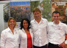 De crew in de stand van Van Koppen & Van Eijk: Wendy van Mameren, Amber van Oosten, Peter van Koppen en Alex van den Berg.