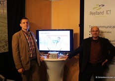 Luc Nous en zijn collega Verberne van Peelland ICT.