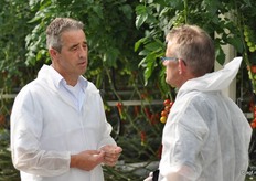 Teeltadviseur Ben Zwinkels praat even bij met Gerard Boonekamp.