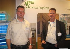 Vink Bedrijfshygiëne Vof is specialist op het gebied van ongediertebestrijding. In de stand staan Chrit Beunen en Berry Vink.