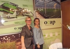 Caddandra van Waardhuizen en Patricia de Jong van Ocap