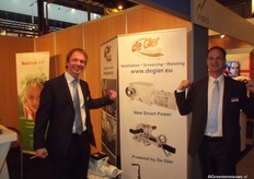 Robert Langelaan en Arwin van der Wees laten hun spierballen zien op TBR.