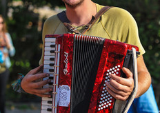 Dynamishe fietsenmaker Ruud Guldemond zorgde met zijn band Hobo's Hope voor een perfecte muzikale omlijsting tijdens deze zonnige nazomer zondag.