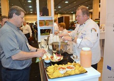 De kok Bruno Elsier trok weer veel bezoekers naar de Vlam stand