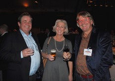 Jan Klerken (Scelta Mushrooms) met Saskia Goetgeluk, secretaris van de Topsector Tuinbouw&Uitgangsmaterialen en Rob Baan.